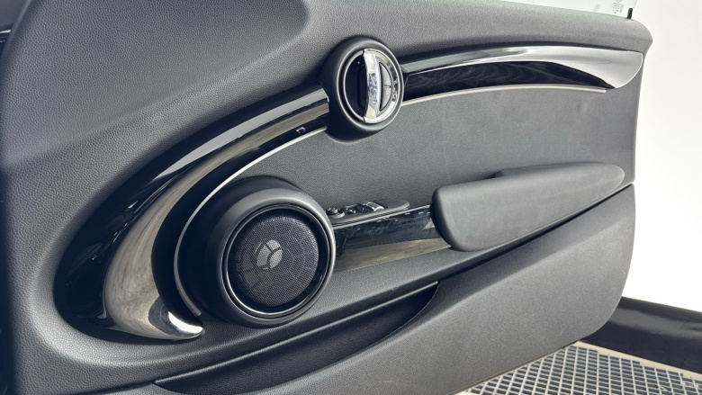 MINI Hatchback 135kW Cooper S Level 3 33kWh 3dr Auto Electric Hatchback